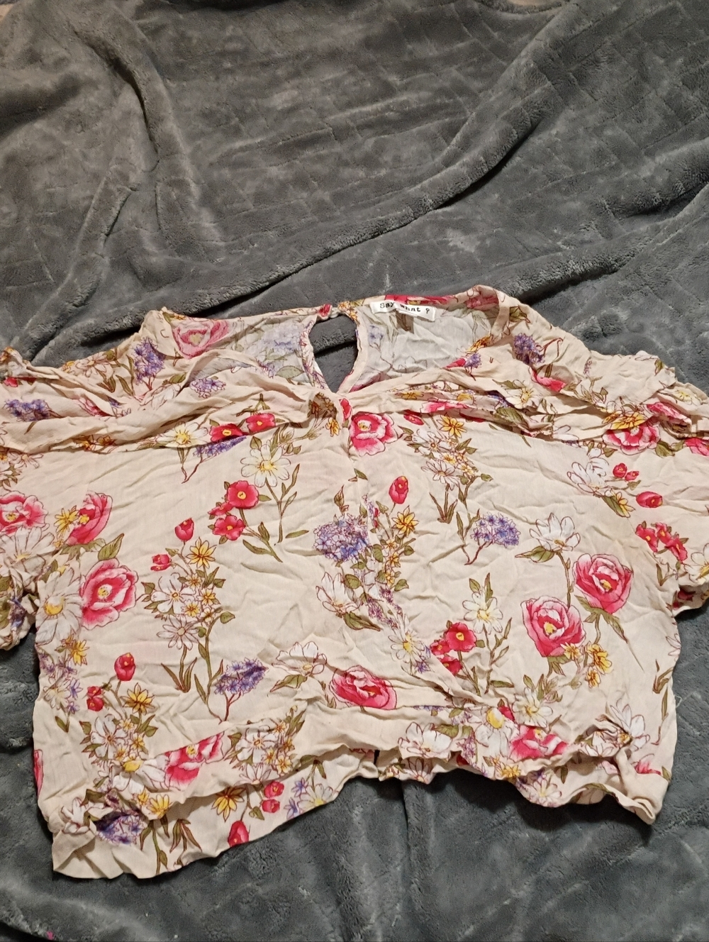 💙 3 For $12 Say What? Cream Floral Ruffle Crop Top